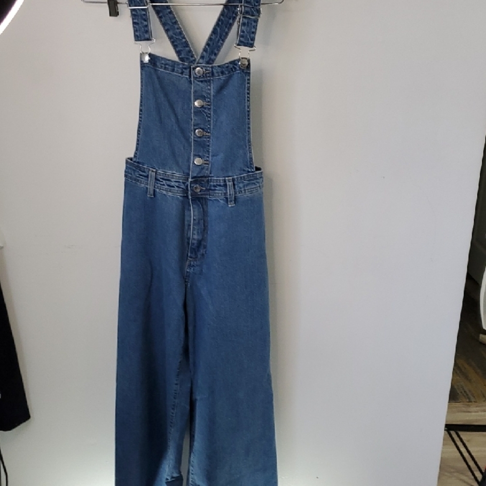 Universal Thread Light Blue Denim Apparel